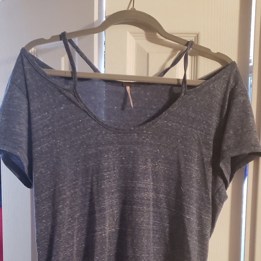 No brand- cold shoulder top size medium